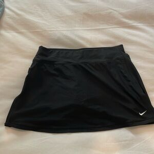 Nike skirt, size small, worn but in perfect condition